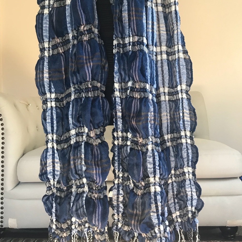 Scarf - Picture 5 of 7